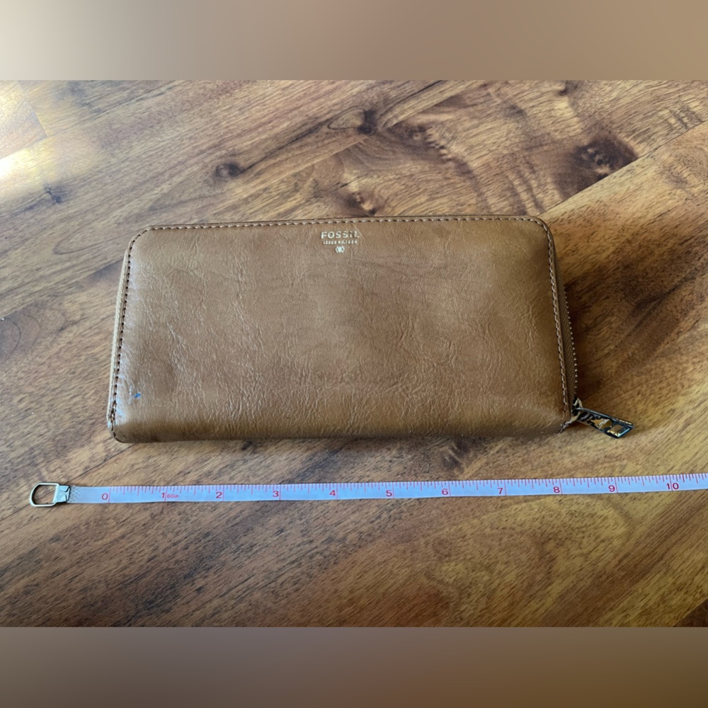 Fossil Tan Leather Zip Wallet